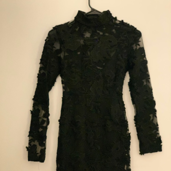 High neck mini dress in lace - Picture 2 of 6